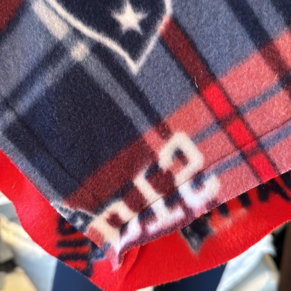 Girls fleece NE Patriots poncho - Picture 2 of 3